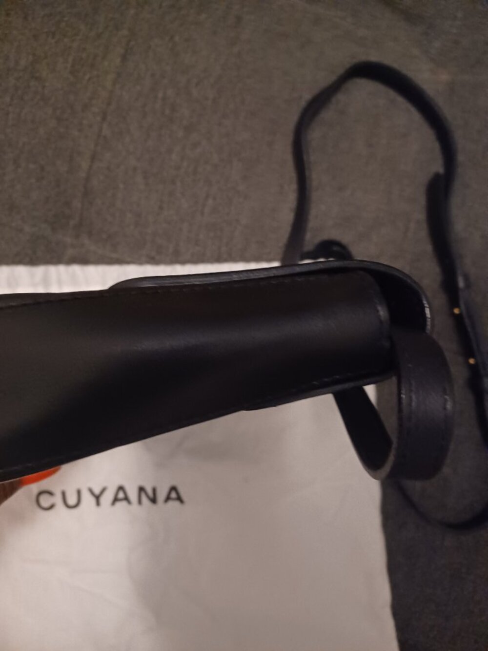 Cuyana Black Leather Pebbled & Smooth Crossbody - Picture 4 of 10